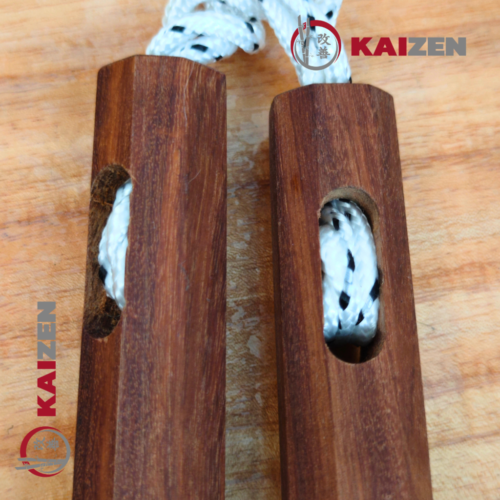 Nunchaku Octogonal de madera union con soga